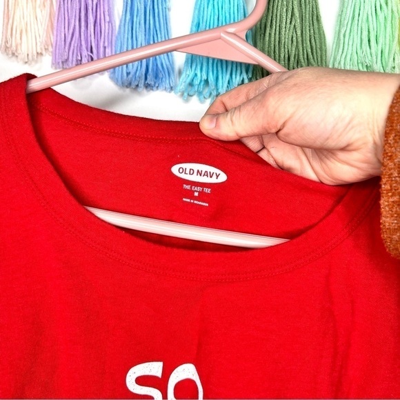 Old Navy So Elfing Merry Pun Funny Layering T-Shirt Short Sleeve Medium NWT - Picture 5 of 11